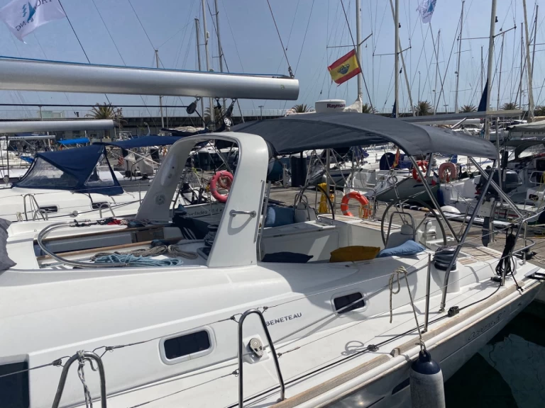 Rent a Bénéteau Oceanis 50 Roda de Barà