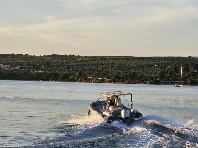 RIB rental in Tkon - Salpa Salpa Soleil 24.5