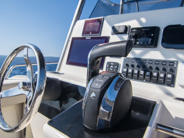 Bareboat Rental Motorboat Boston Whaler with a boat licence