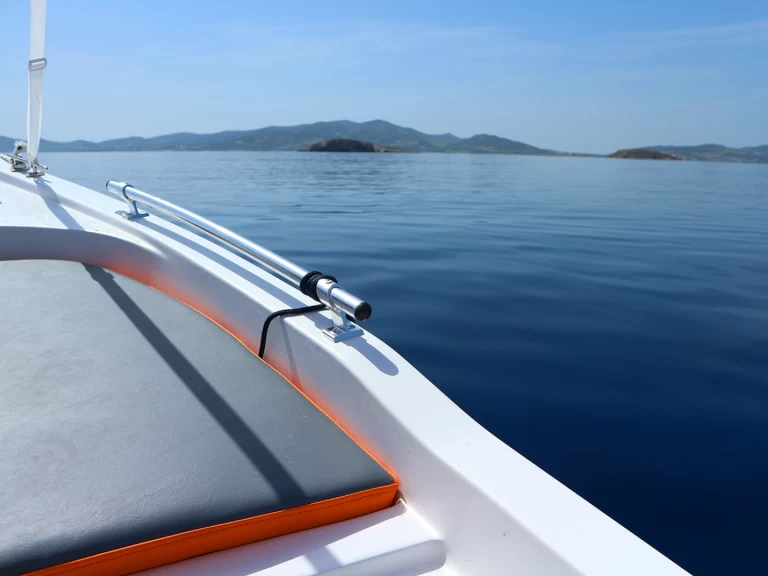 Motorboat rental with or without captain Assos Antiparos