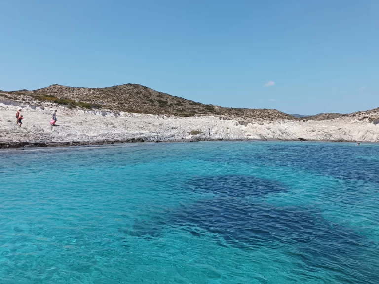 Rent a L.AMMOS 450XL Antiparos