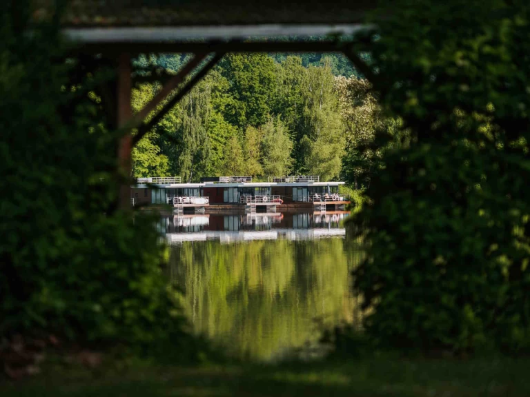 Bareboat Rental Houseboat FLOATING with a boat licence