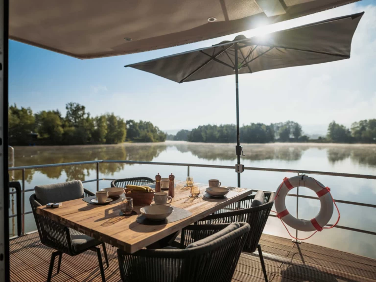 Houseboat for rent Höxter at the best price