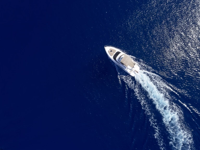 Motorboat rental with or without captain Régal Lávrio