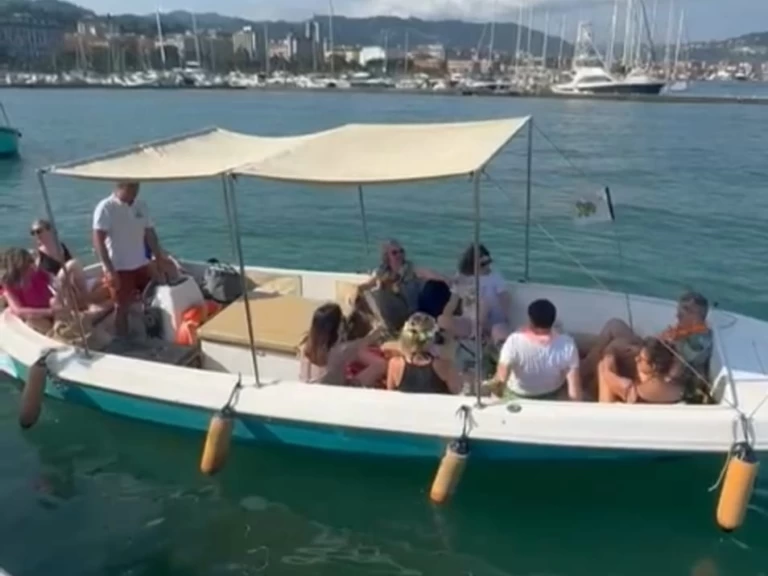 Bareboat Rental Motorboat Gozzo with a boat licence