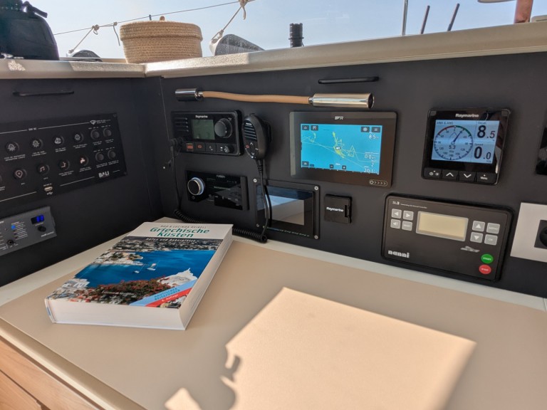 Boat rental Bali Bali 4.2 open space Onwer's version in Lávrio on Samboat