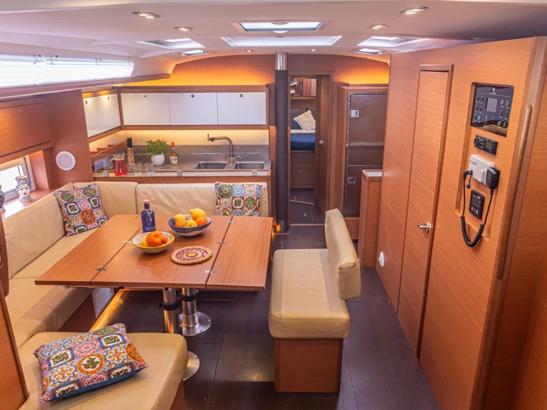 Dufour Dufour 530 in Palermo on SamBoat