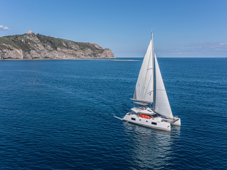 Nautitech Nautitech 46 Fly in Furnari on SamBoat