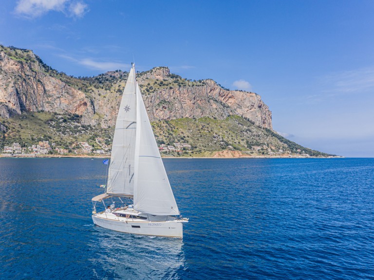 Sailboat for rent Palermo at the best price