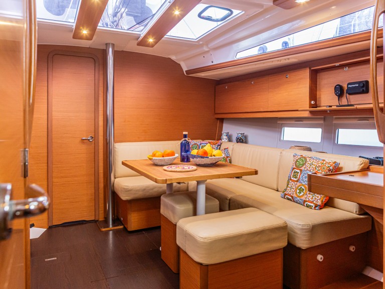 Dufour Dufour 390 Grand Large in Palermo on SamBoat