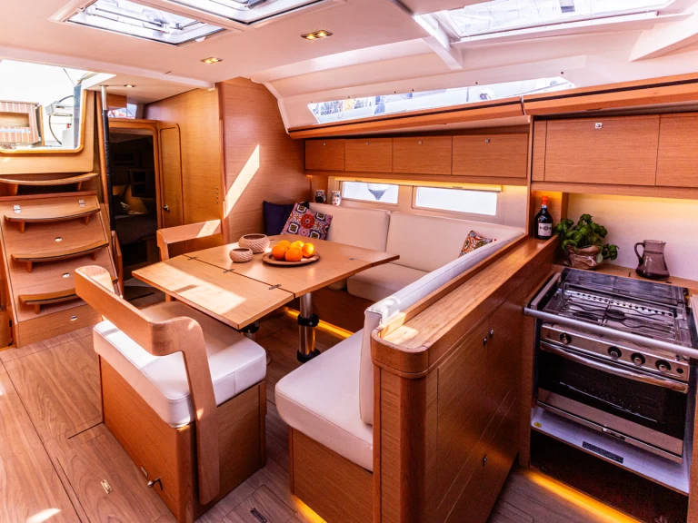 Sailboat for rent Furnari at the best price