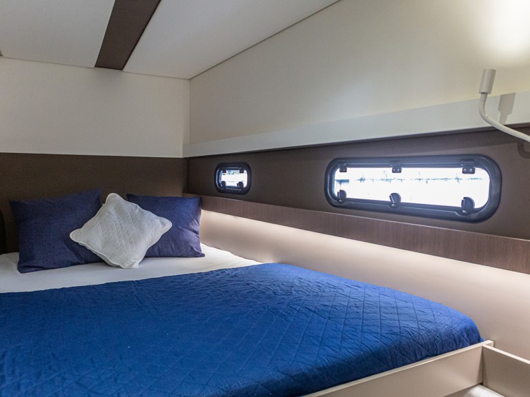 Yacht charter Palermo cheap Bali 4.1