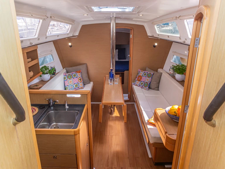 Sailboat for rent Palermo at the best price