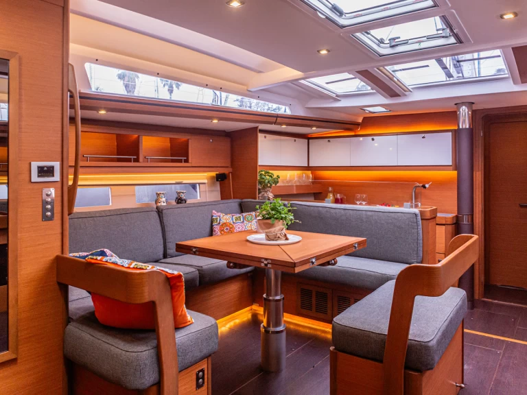 Sailboat for rent Furnari at the best price