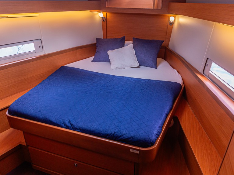 Sailboat rental in Palermo - Dufour Dufour 430