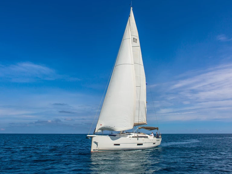 Boat rental Dufour Dufour 430 in Palermo on Samboat