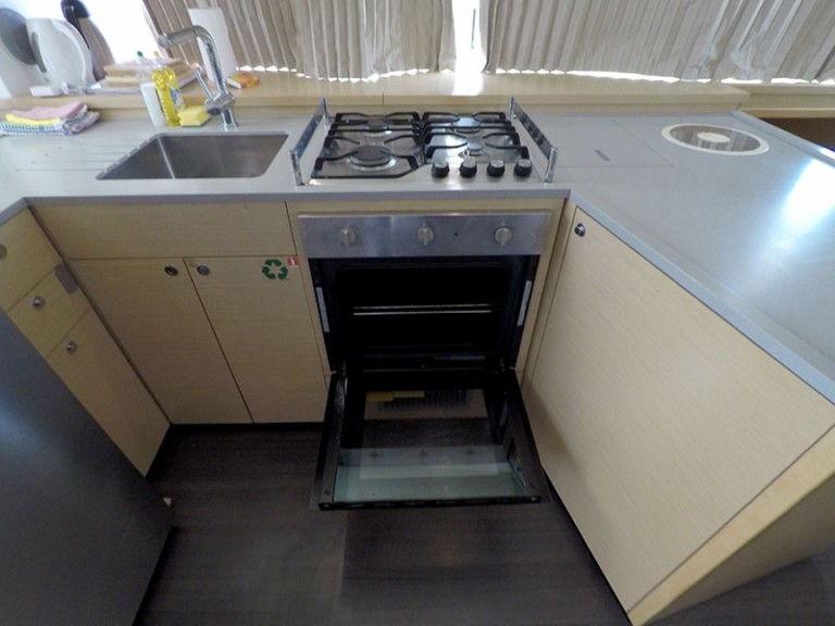 Boat rental Lagoon Lagoon 52 F in Šibenik on Samboat