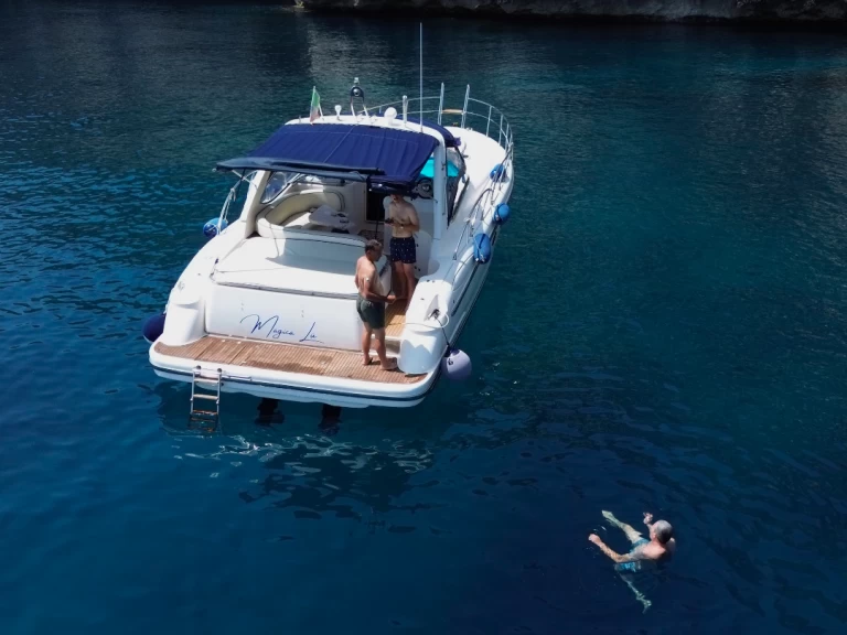 Motorboat for rent Santa Maria di Leuca at the best price