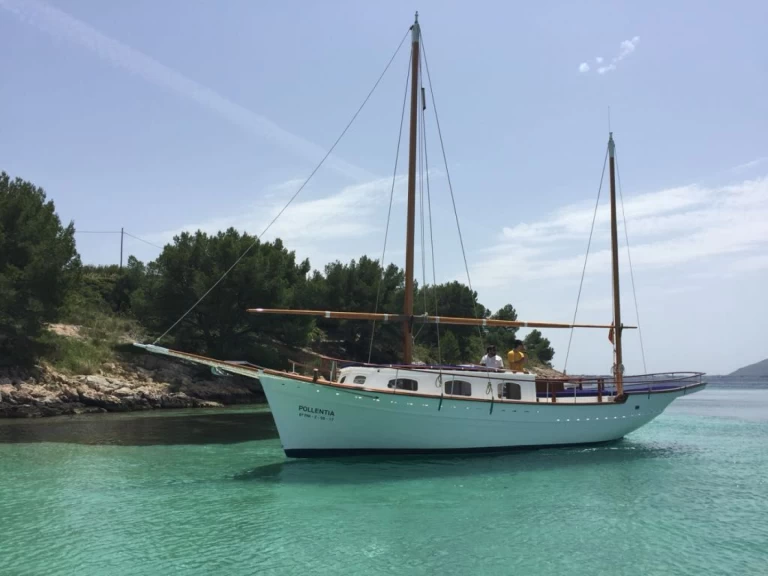 Yacht charter Puerto de Pollensa cheap Classico 1960
