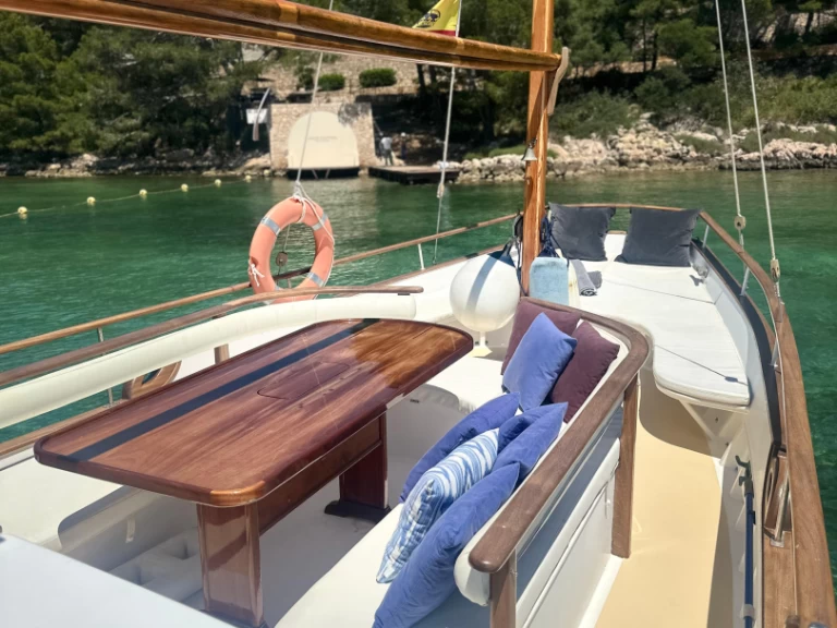 Bareboat Rental Motorboat Llaut with a boat licence