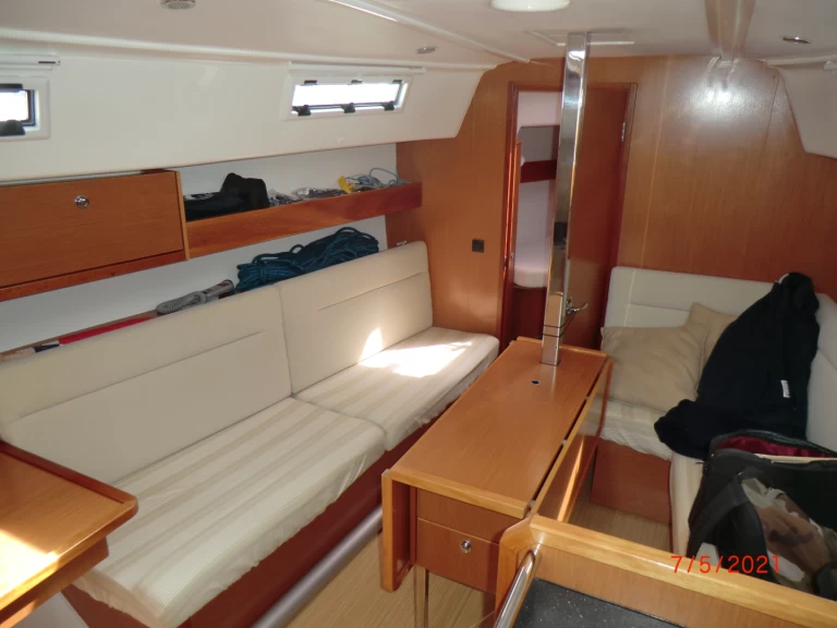 Sailboat rental with or without captain Bavaria La Rochelle