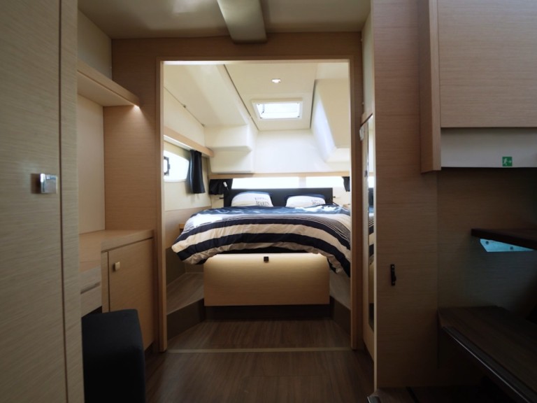 Boat rental Fountaine Pajot Lucia 40 in Le Marin on Samboat