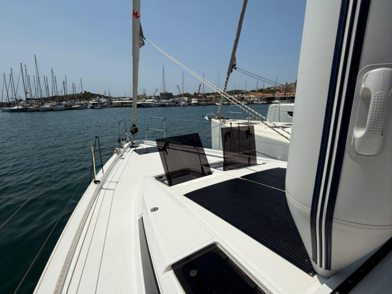 Bareboat Rental Sailboat Bavaria with a boat licence