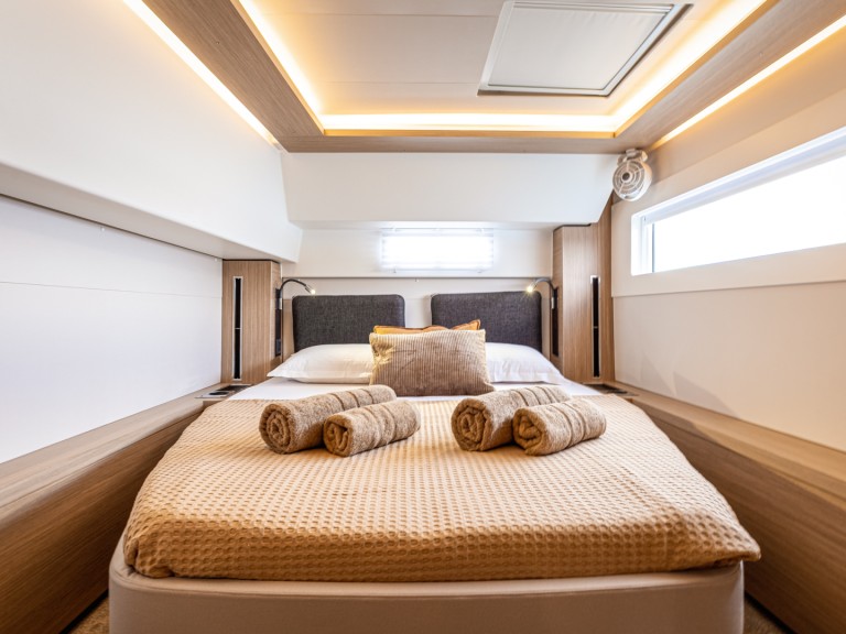 Lagoon Lagoon 46 in Porto Cheli on SamBoat