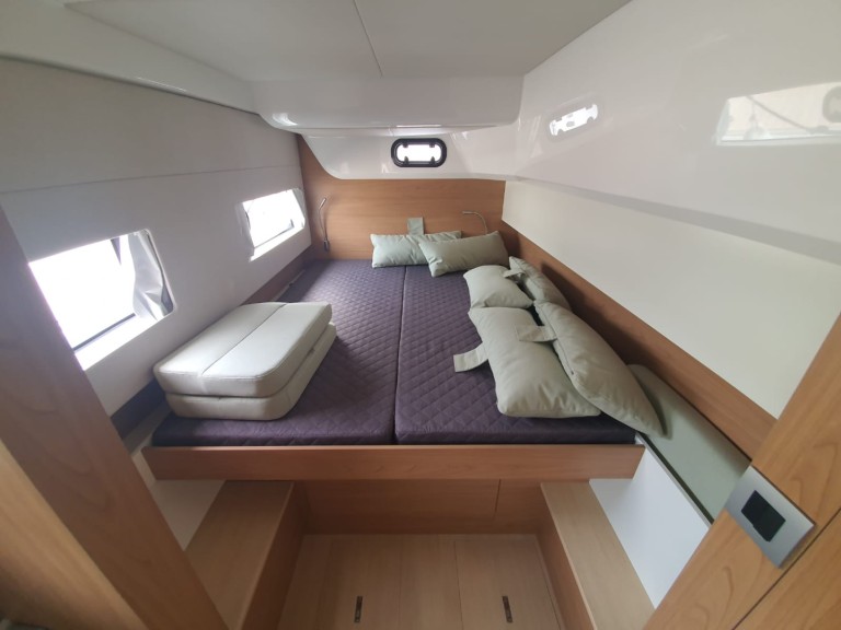 Bali Catamarans BALI CATSMART 3 CABINES NUMERO 2 charter bareboat or captained in  Le Marin