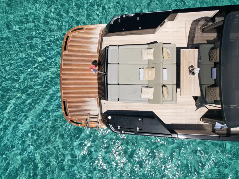 Motorboat for rent Porto-Vecchio at the best price
