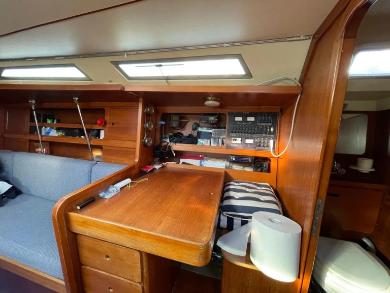 Rent a Bénéteau Canot 390 Cagliari Port