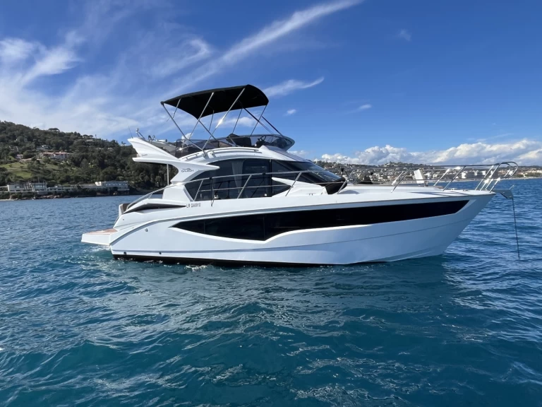 Galeon Galeon 360 Fly in Cannes on SamBoat
