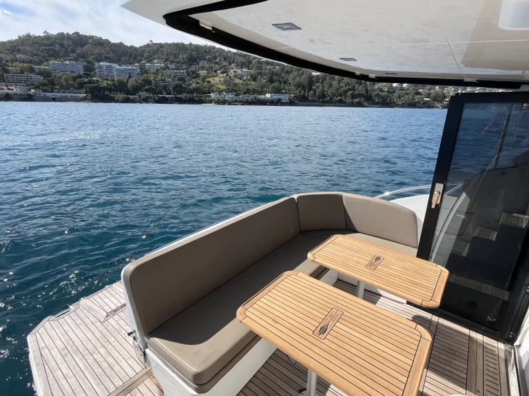 Rent a Galeon Galeon 360 Fly Cannes