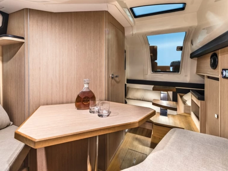 Motorboat rental with or without captain Cranchi Cannes