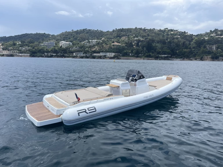 RIB rental in Cannes - Renier Renier R9 Tourer