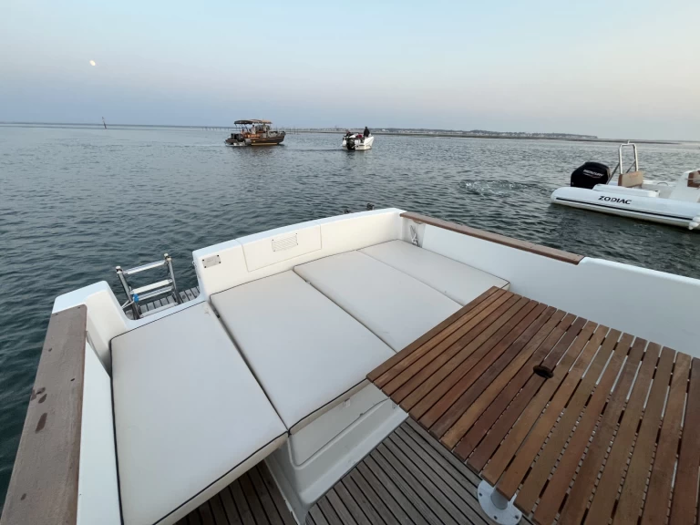 Bénéteau Ombrine 700 charter bareboat or captained in  Arcachon