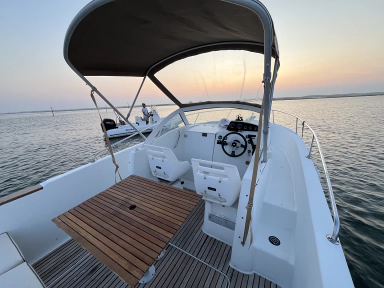 Bénéteau Ombrine 700 in Arcachon on SamBoat