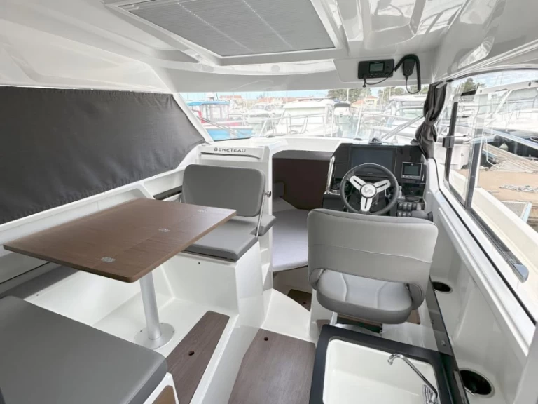 Motorboat rental in Borik Marina - Bénéteau Antares 8 OB