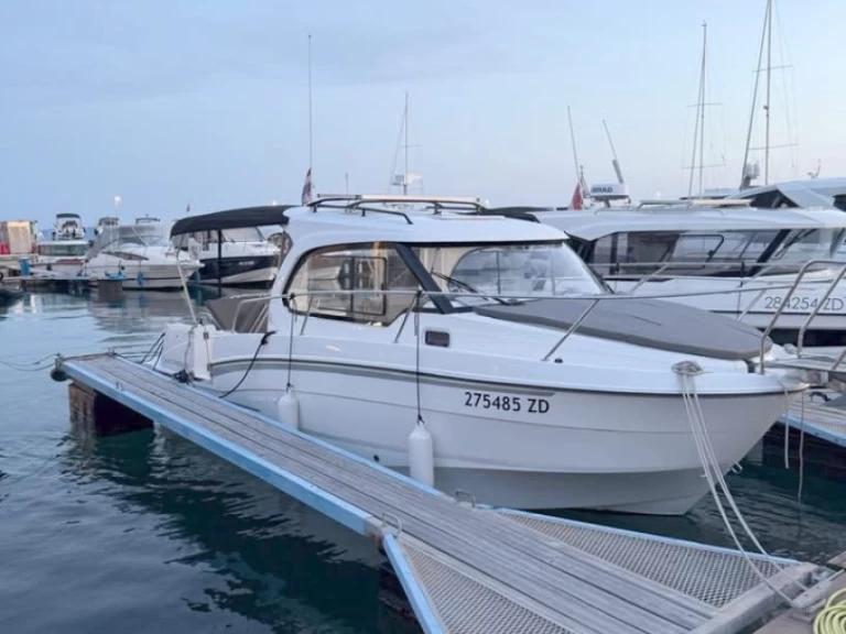 Rent a Bénéteau Antares 8 OB Borik Marina
