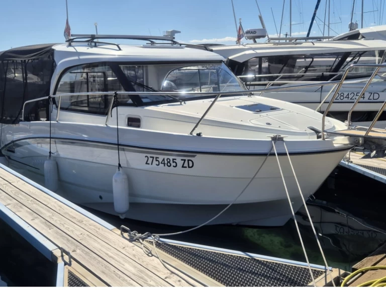 Motorboat rental in Borik Marina - Bénéteau Antares 8 OB