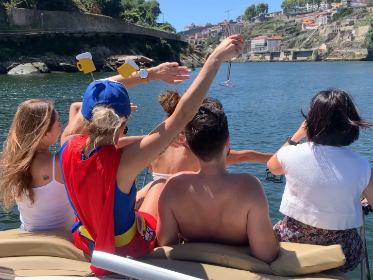 Bayliner Bayliner 2455 Ciera in Porto on SamBoat