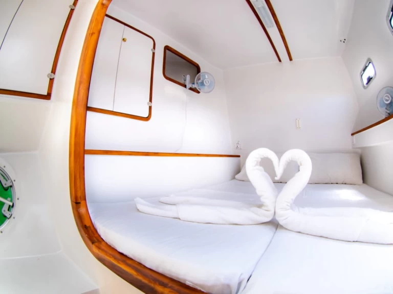 Catamaran for rent Trincomalee at the best price