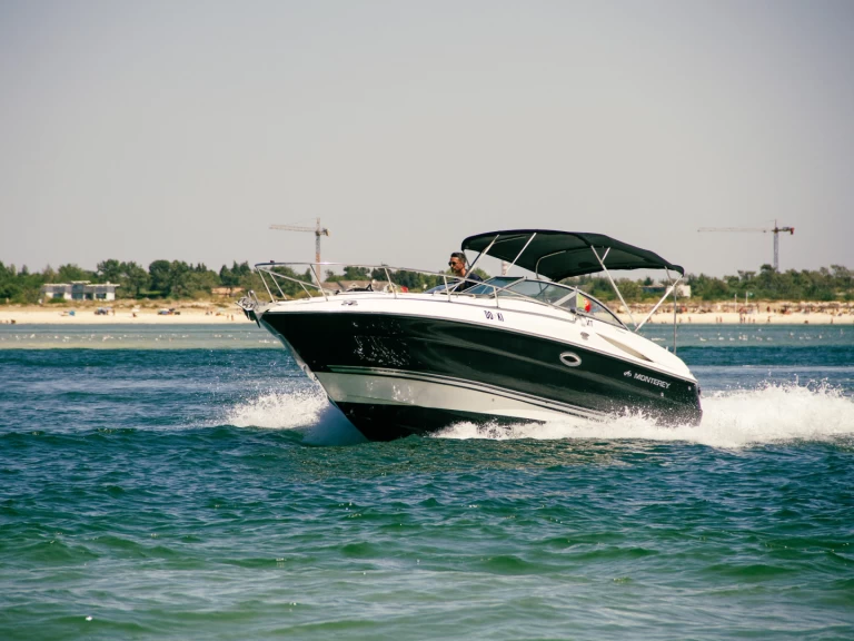 Motorboat rental in Marina de Tróia - Monterey 250 CR