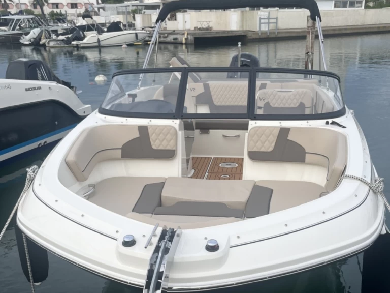 Boat rental Bayliner VR5 in Palavas-les-Flots on Samboat