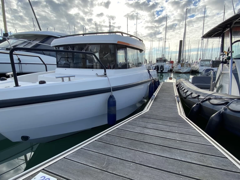 Motorboat for rent La Rochelle at the best price