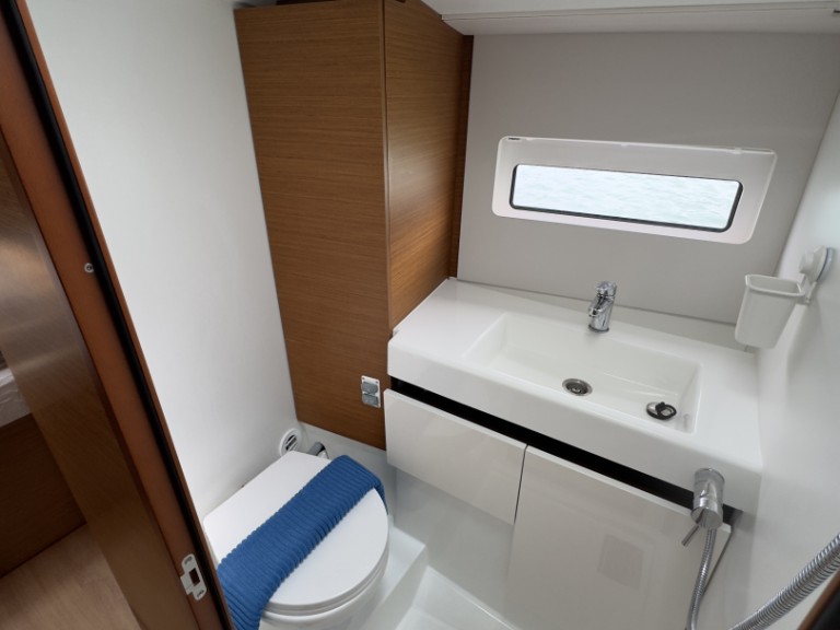 Jeanneau Sun Odyssey 490 charter bareboat or captained in  Rodi Garganico