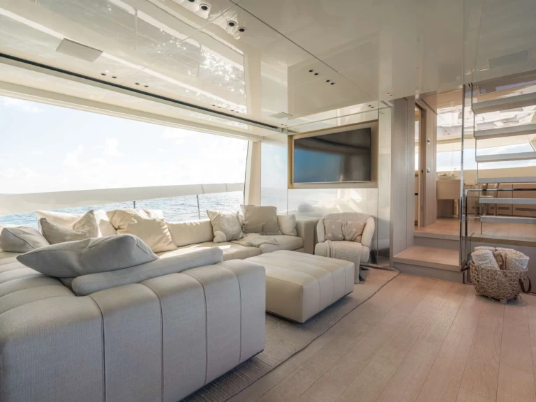 Bareboat Rental Luxury Yacht San Lorenzo with a boat licence