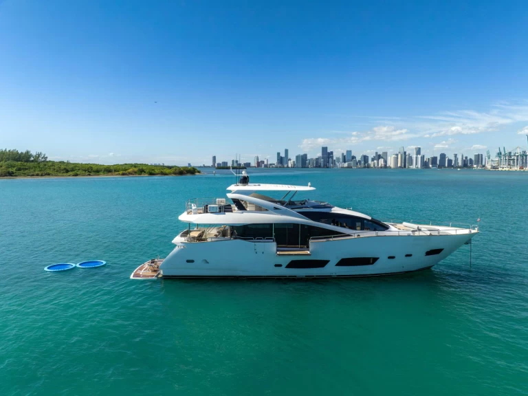 Luxury Yacht rental in Miami - Sunseeker RMM JOB