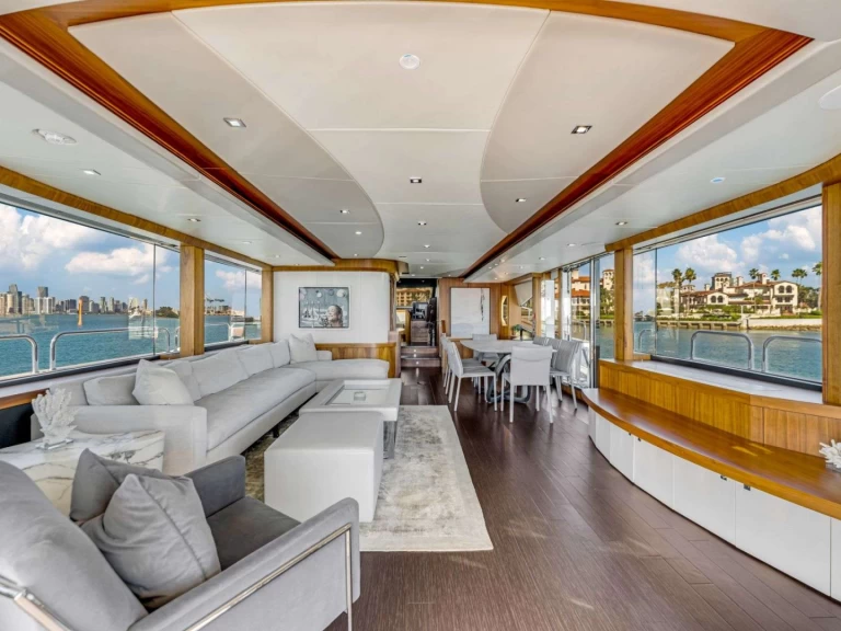 Boat rental Sunseeker RMM JOB in Miami on Samboat