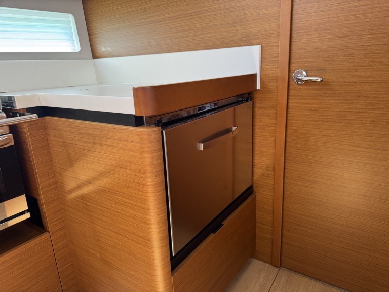 Sailboat for rent Rodi Garganico at the best price